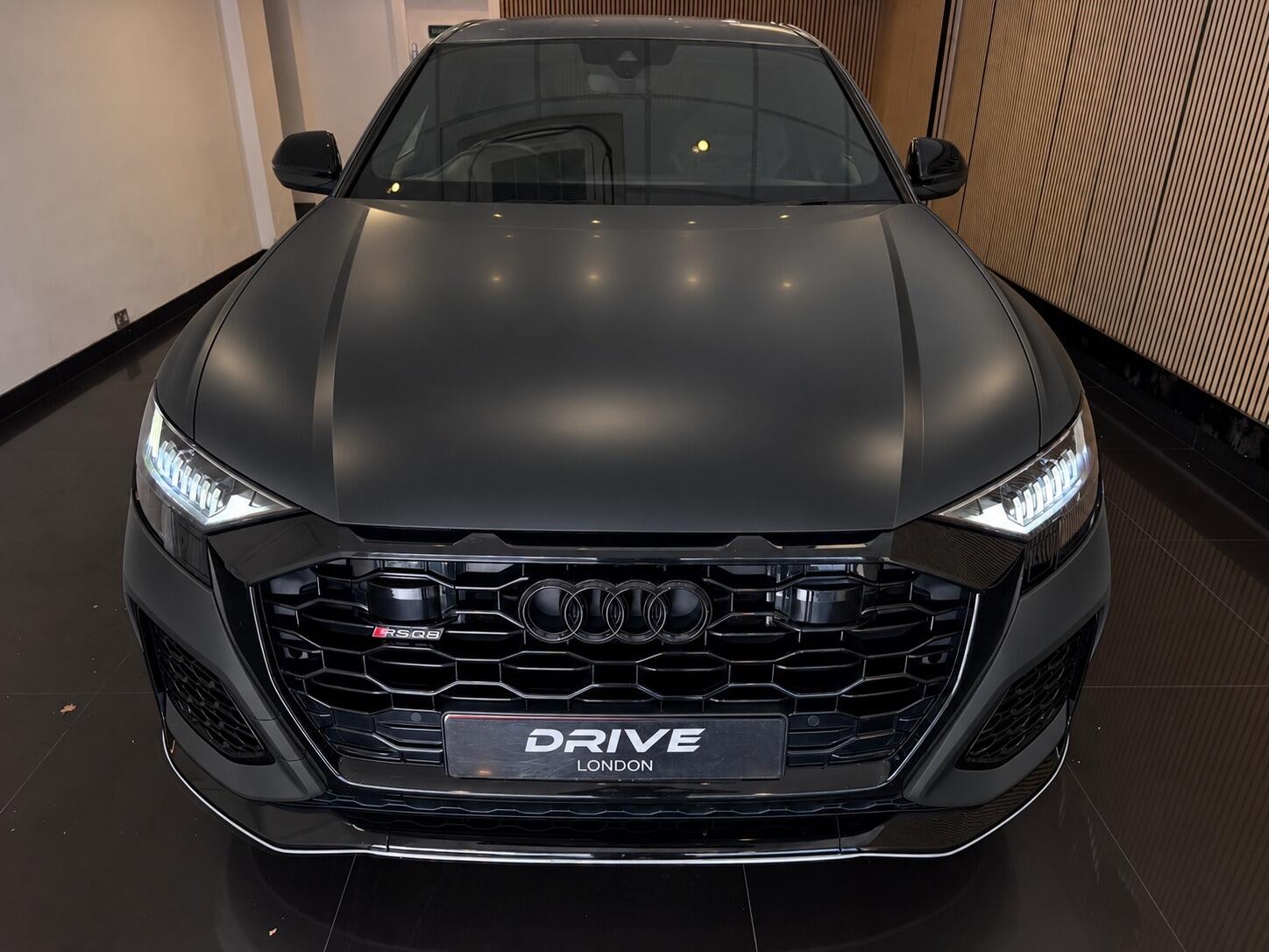 Audi RSQ8